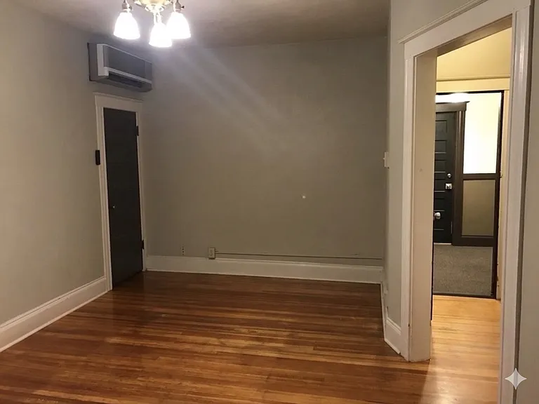 1934 Grant St #10 — Photo 6