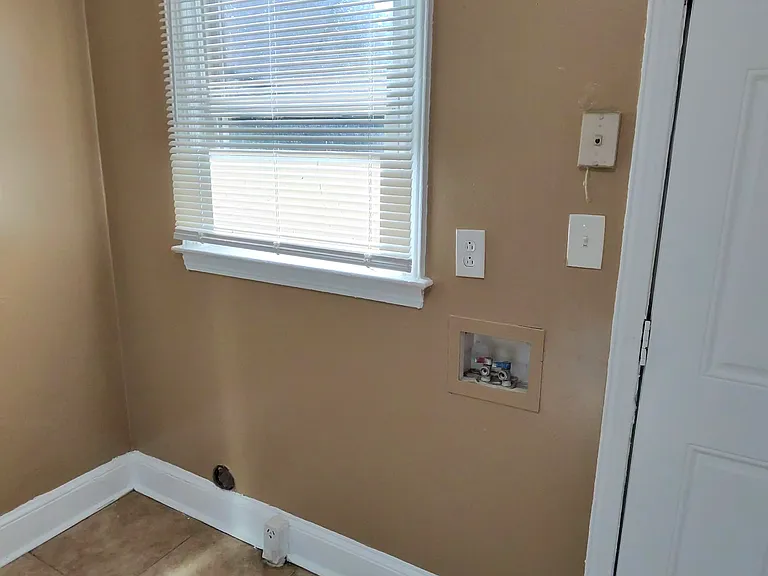 820 West Blvd — Photo 5