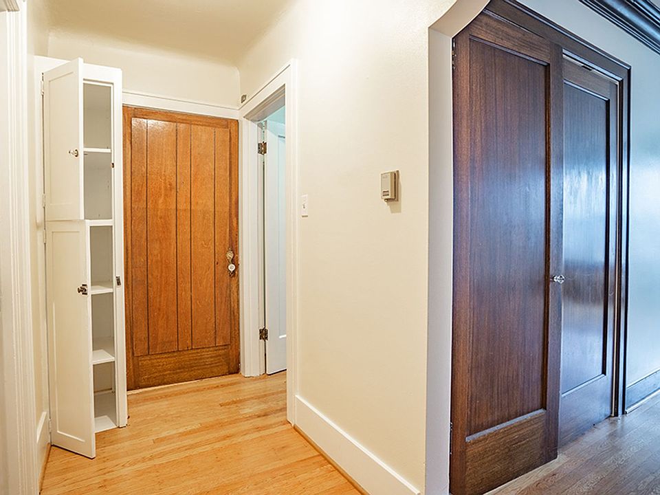 1st image of 510 Bellevue Ave E #1-102