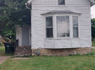 218 18th St NE, Cedar Rapids, IA 52402