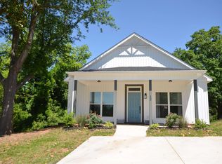 12 Henderson St, Inman, SC 29349
