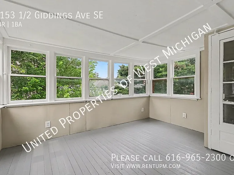 1153 1/2 Giddings Ave SE — Photo 12
