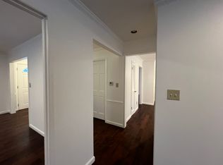 11 Woods Hill Dr, Chesterfield, MO