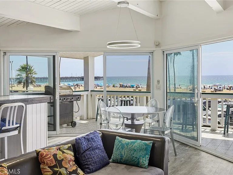 2214 W Oceanfront #B — Photo 9