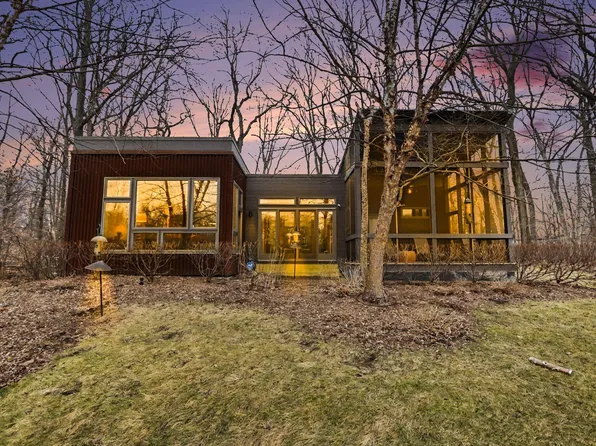 109 Tryon Farm Ln, Michigan City, IN 46360