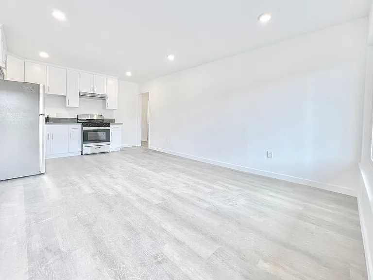 3900 Nicolet Ave — Photo 17