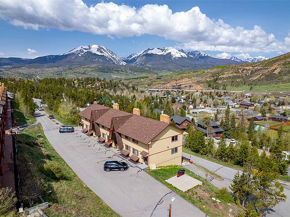 3rd image of 180 Evergreen Rd Unit 105