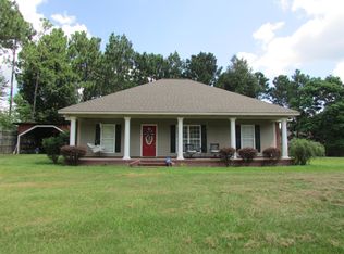 48 Pompano Dr, Hattiesburg, MS 39402