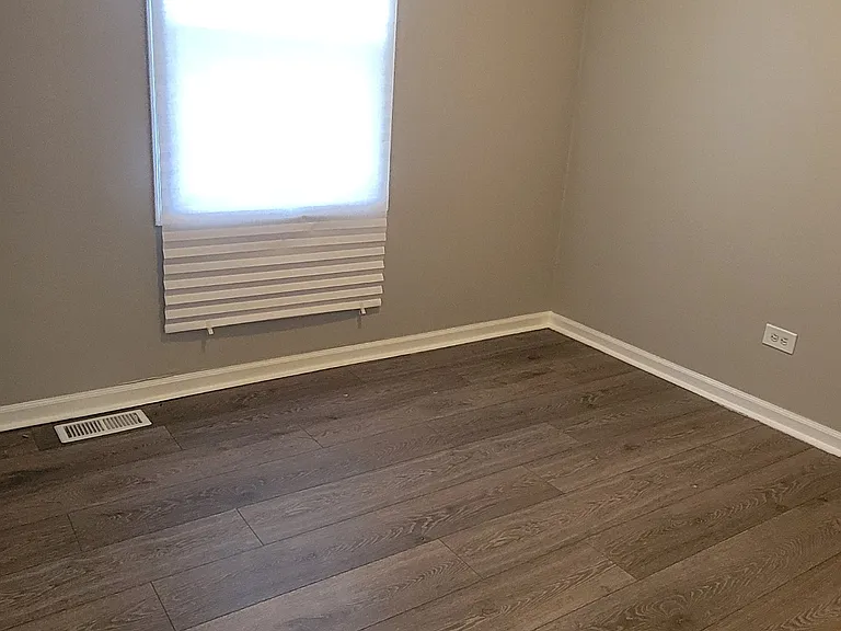 22230 Latonia Ln — Photo 11