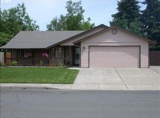 600 N 8th St, Aumsville, OR