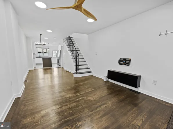 2828 Almond St, Philadelphia, PA 19134