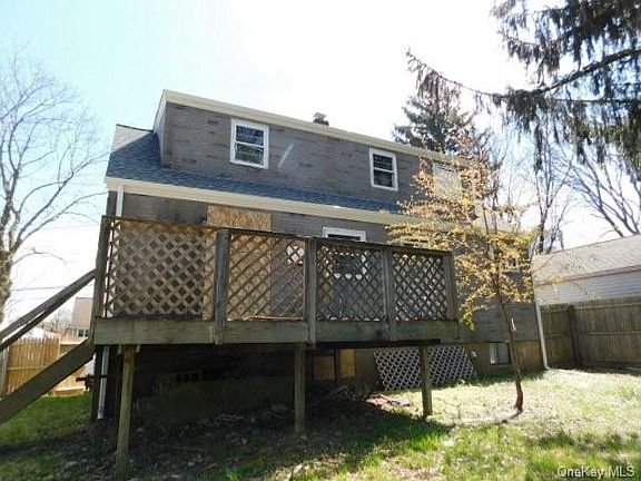 3rd image of 3 Susan Dr