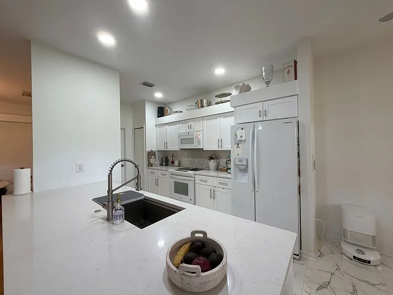 2260 Heritage Greens Dr — Photo 1
