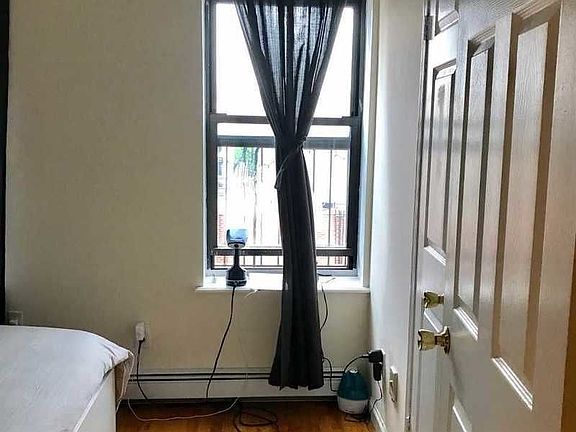 5th image of 166 Orchard St APT 2D
