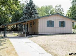 9473 Bedford Ave, Omaha, NE 68134