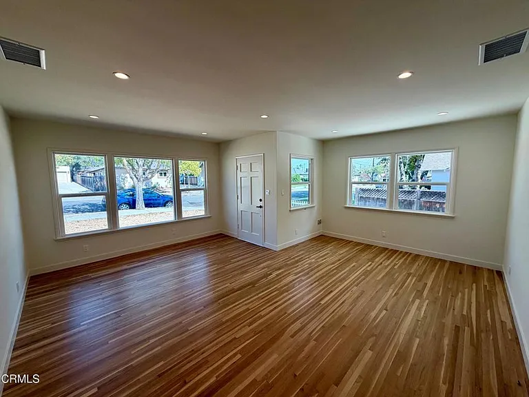 131 Poinsettia Ave — Photo 4