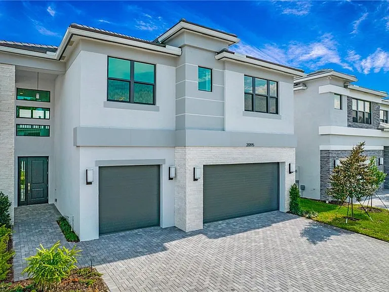 20195 Ainsley St — Photo 3