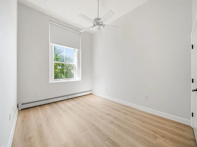 145 Glenwood St #304 — Photo 23