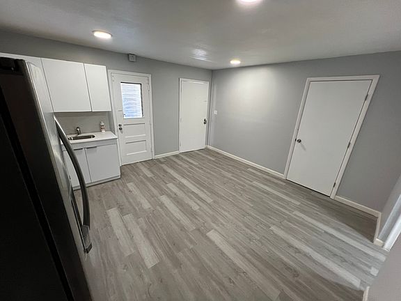 3rd image of 6840 Pembroke Rd #9df1f2ca0