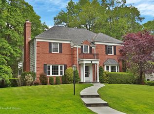 182 Taymil Rd, New Rochelle, NY 10804