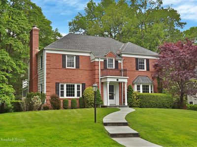 182 Taymil Rd, New Rochelle, NY, 10804