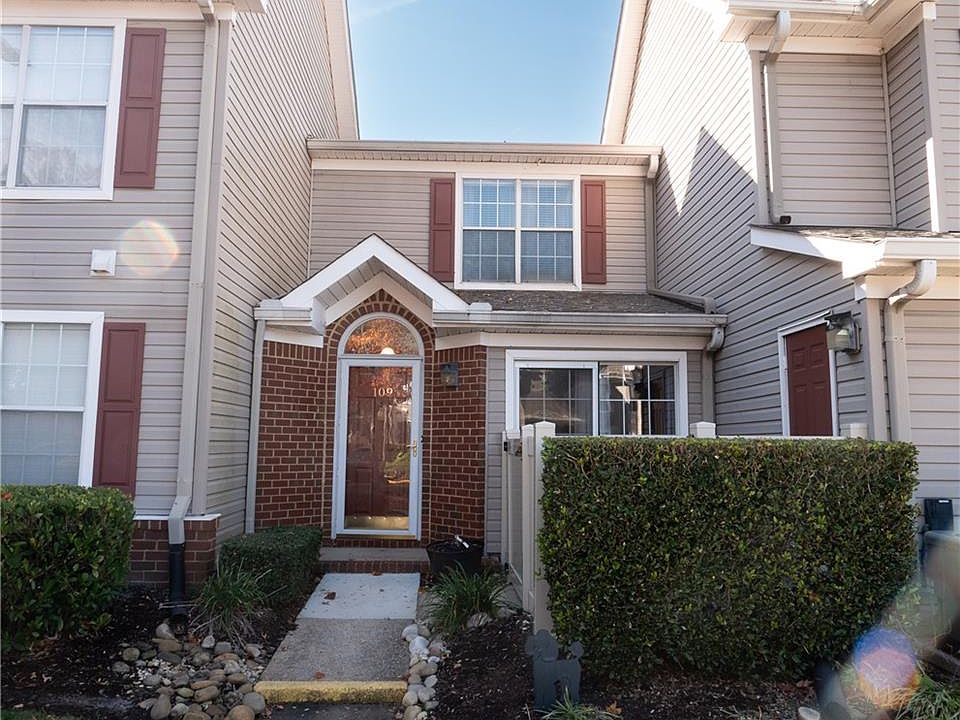 1st image of 3833 Lasalle Dr APT 109
