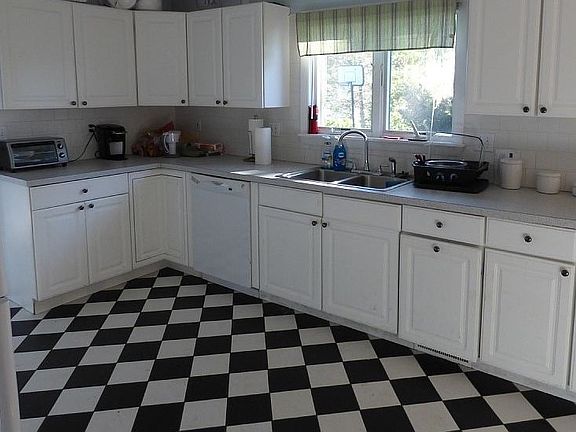 4th image of 60 Saltaire Ave