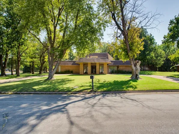 2621 Rockwood Rd, Enid, OK 73703