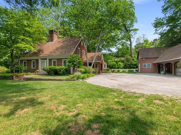 12 Dennison Road, Essex, CT 06426