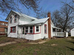 327 Lincoln St, Janesville, WI 53548
