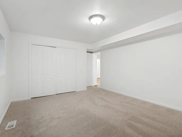 1241 Cambridge Ct — Photo 39