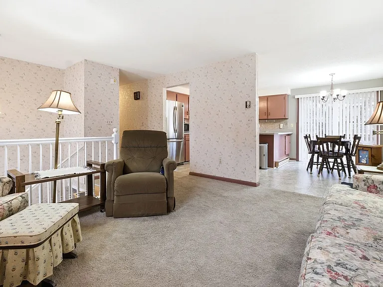 8 Harvest Dr — Photo 4