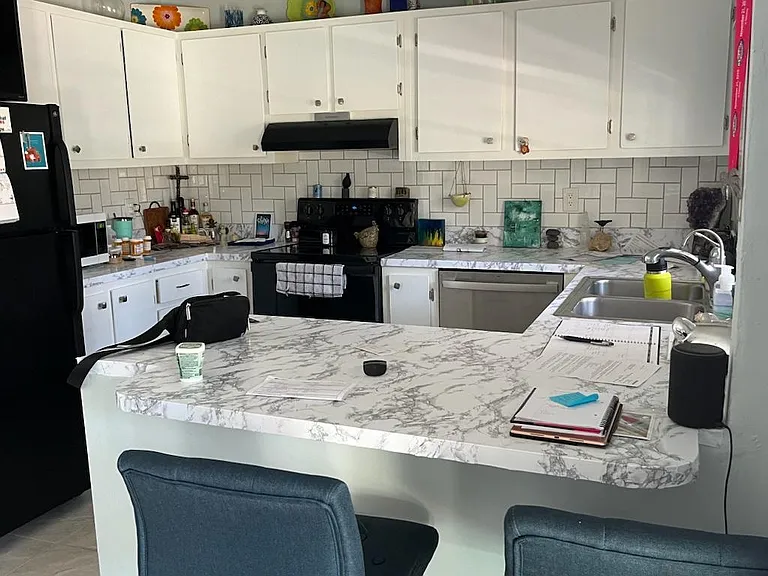 5231 Beach Dr SE #B — Photo 8