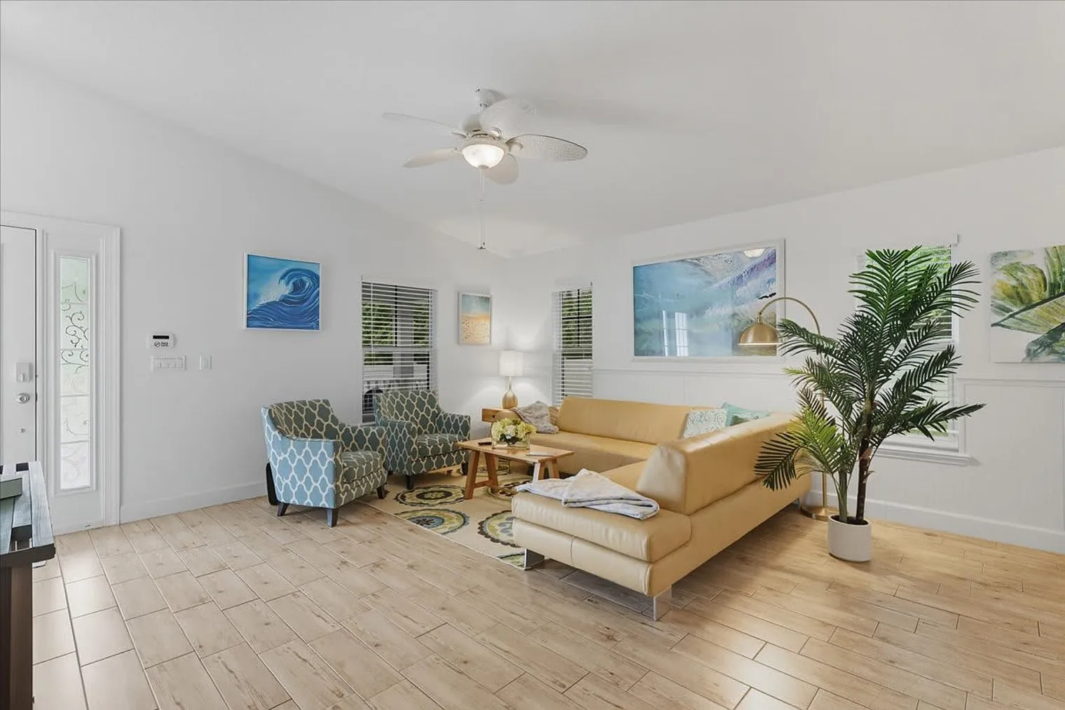 3 bed, 2.0 bath, 1991 sqft, $6,825 — Photo 3