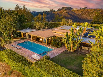 1647 Tower Grove Dr, Beverly Hills, CA, 90210