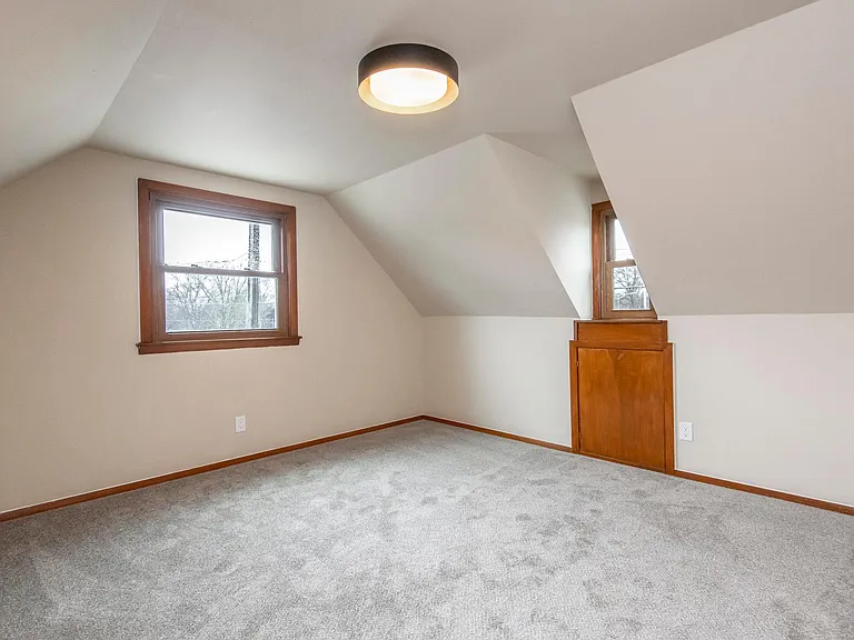 3500 S Clement Ave — Photo 18