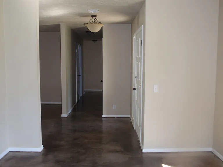 1217 Guinn Ln — Photo 7