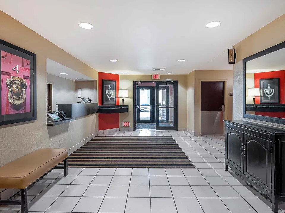 Lobby and Guest Check-in