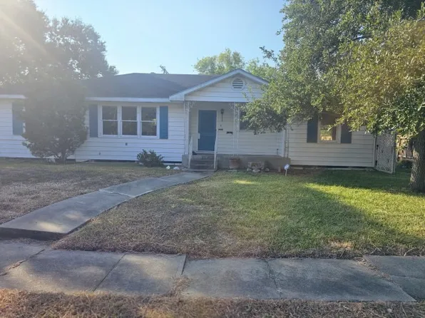 301 Chenoweth Dr, Corpus Christi, TX 78404