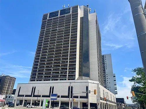 150 Park St W Photo 1