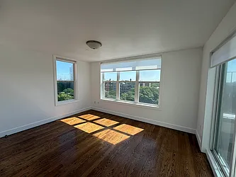 490 Ocean Parkway, #72