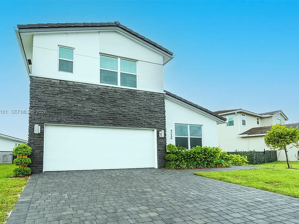 4230 Rosa Dr