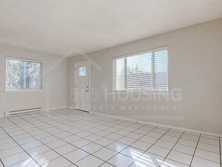 12013 Stilwell Pl NE — Photo 11