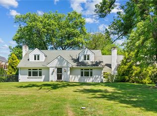 127 Johnston Rd, Upper Saint Clair, PA 15241