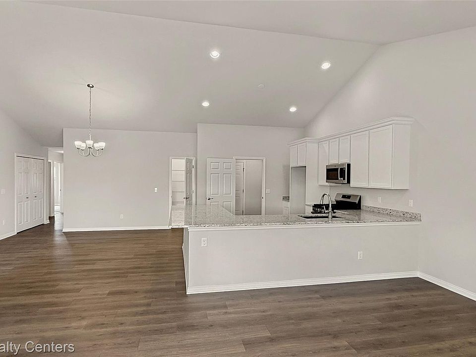 360 Devonshire Move In Ready Dr, photo 6