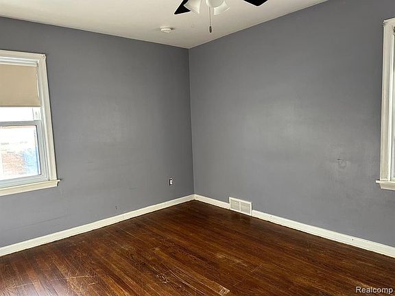3rd image of 7043 Whitefield St