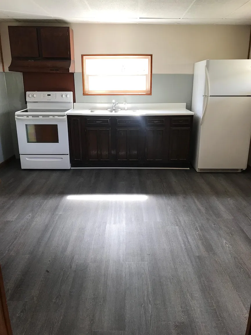 314 4th St photo 1
