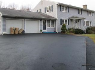 6 Bethridge Rd, Bethany, CT 06524