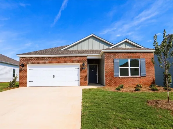 424 Parkway Gardens Ln, Tuscaloosa, AL 35405
