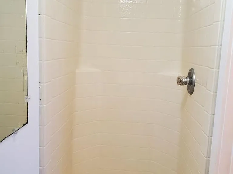 87 NE Harbor Ct — Photo 9